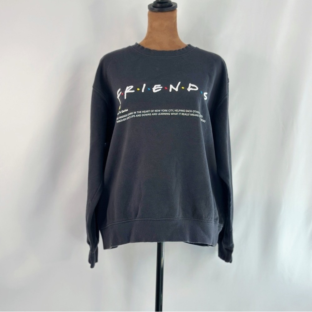 Friends Sweatshirt Women XL Black Good Embroidered TV Show Graphic‎ Pullover